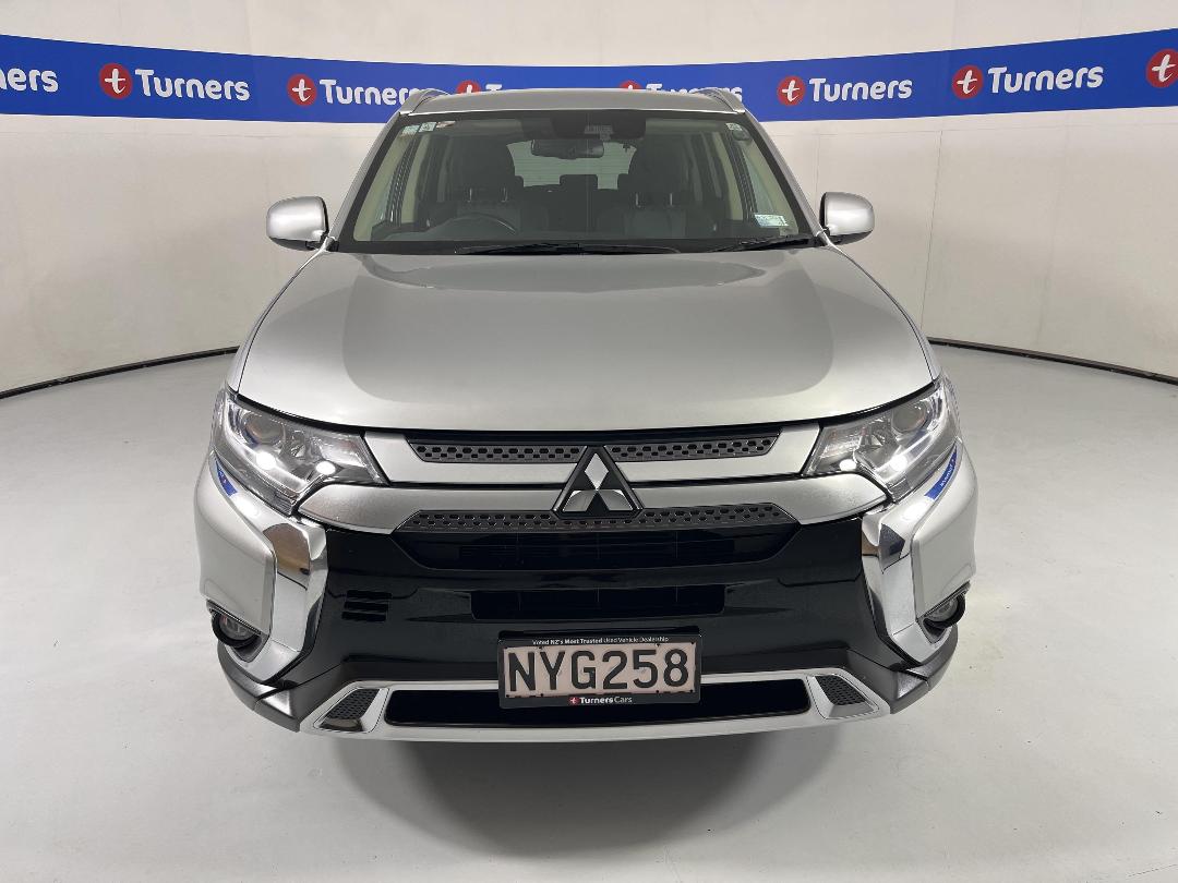 Photo '2' of Mitsubishi Outlander