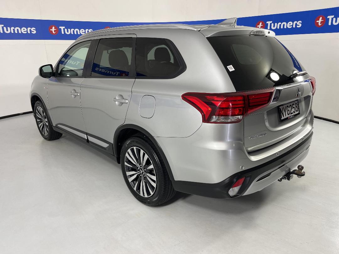 Photo '5' of Mitsubishi Outlander