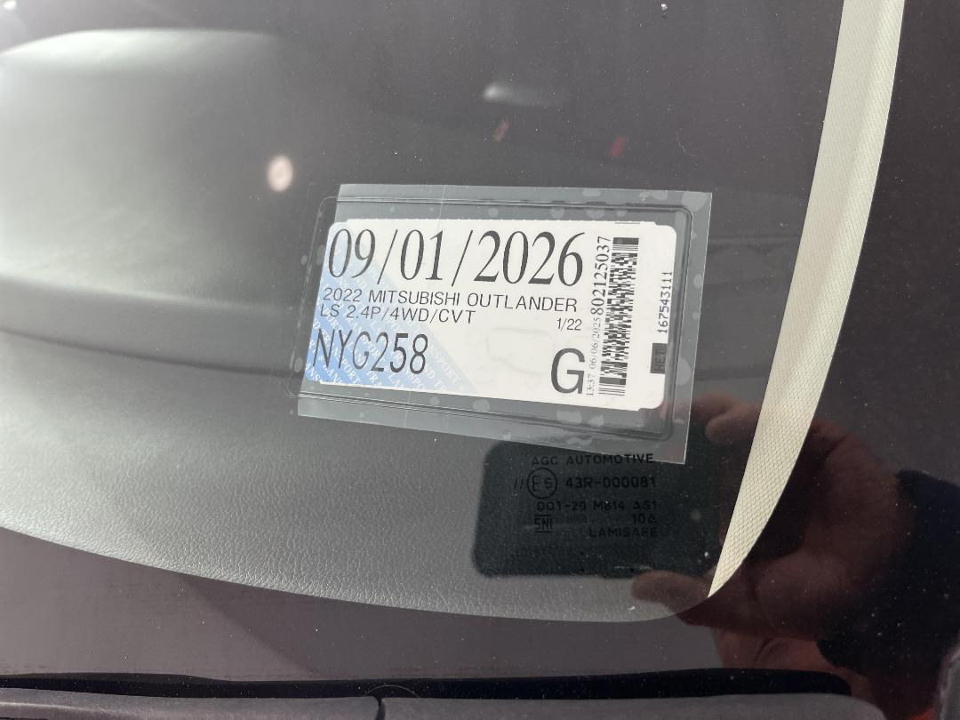 Photo '24' of Mitsubishi Outlander