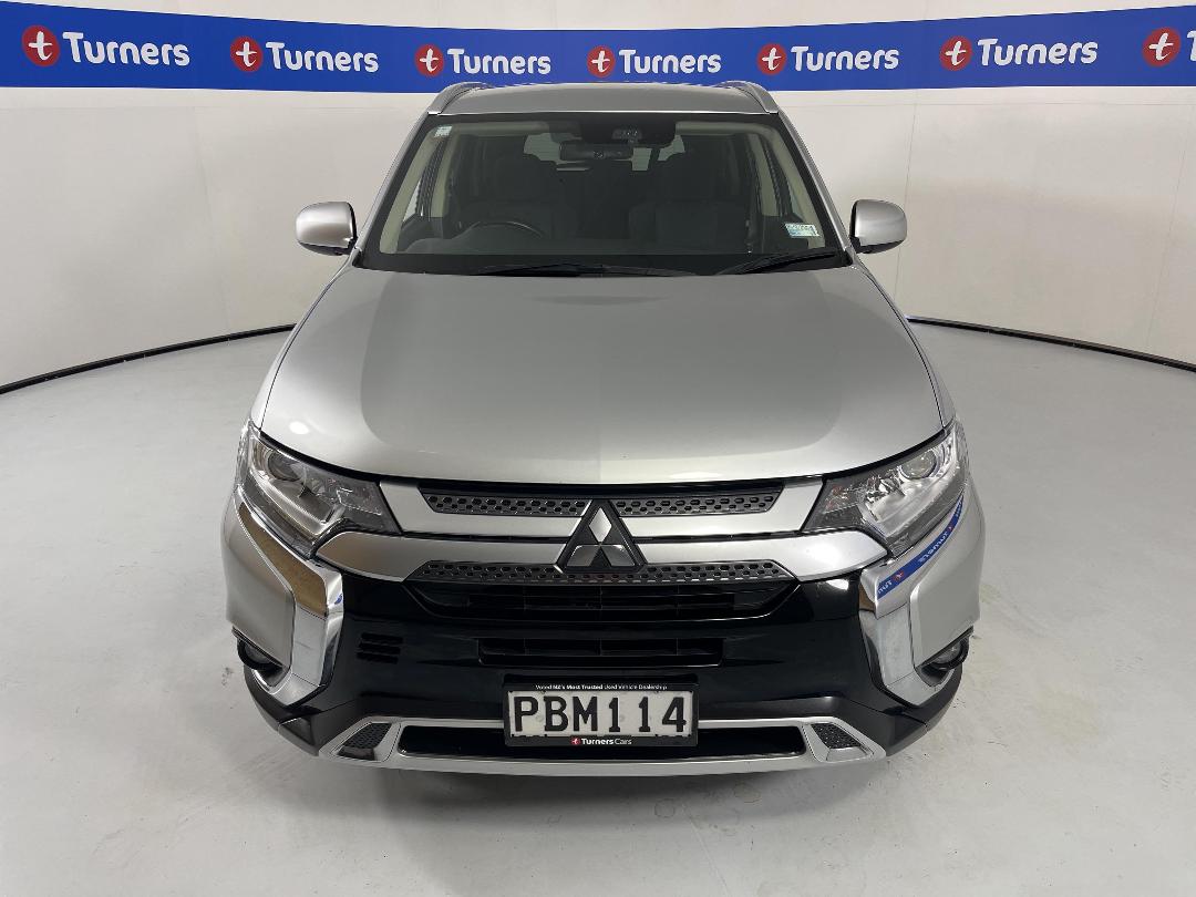 Photo '2' of Mitsubishi Outlander