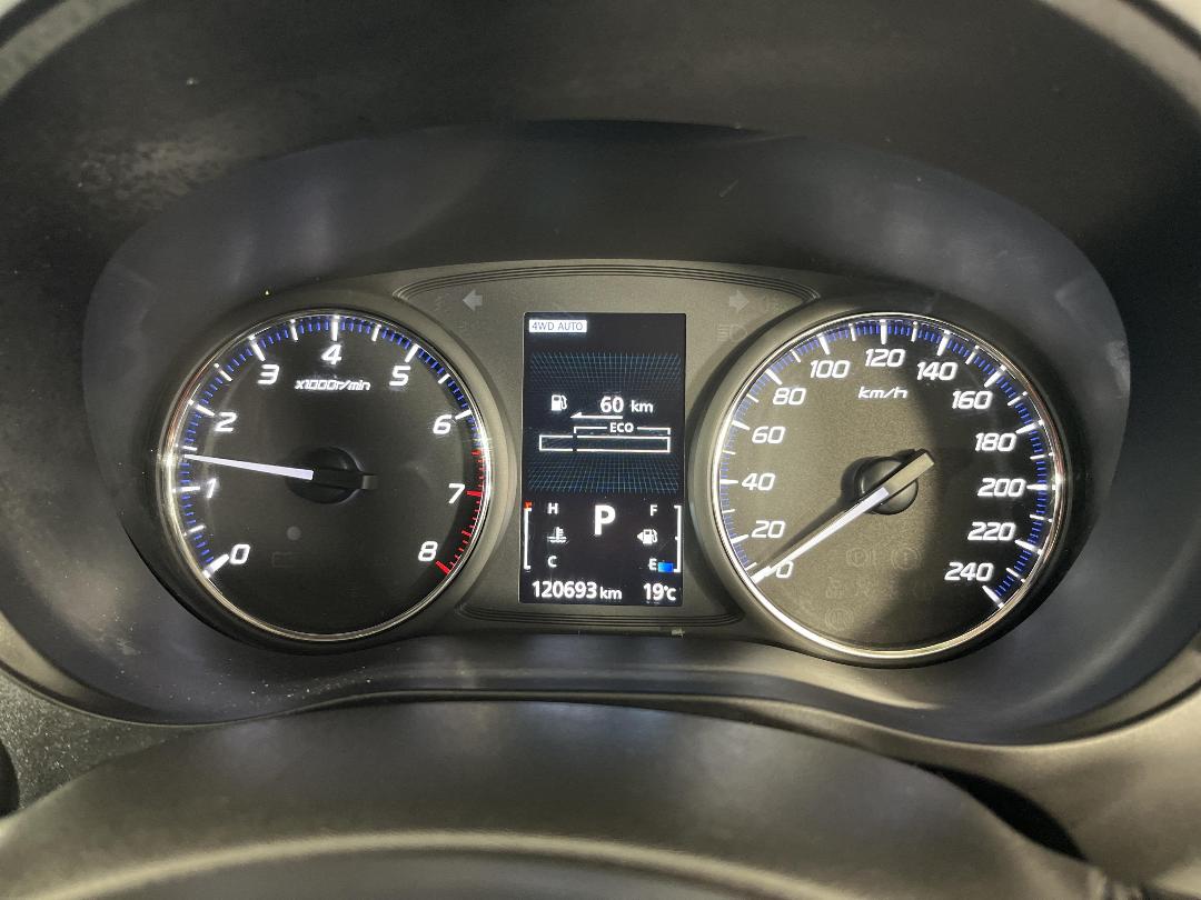 Photo '21' of Mitsubishi Outlander