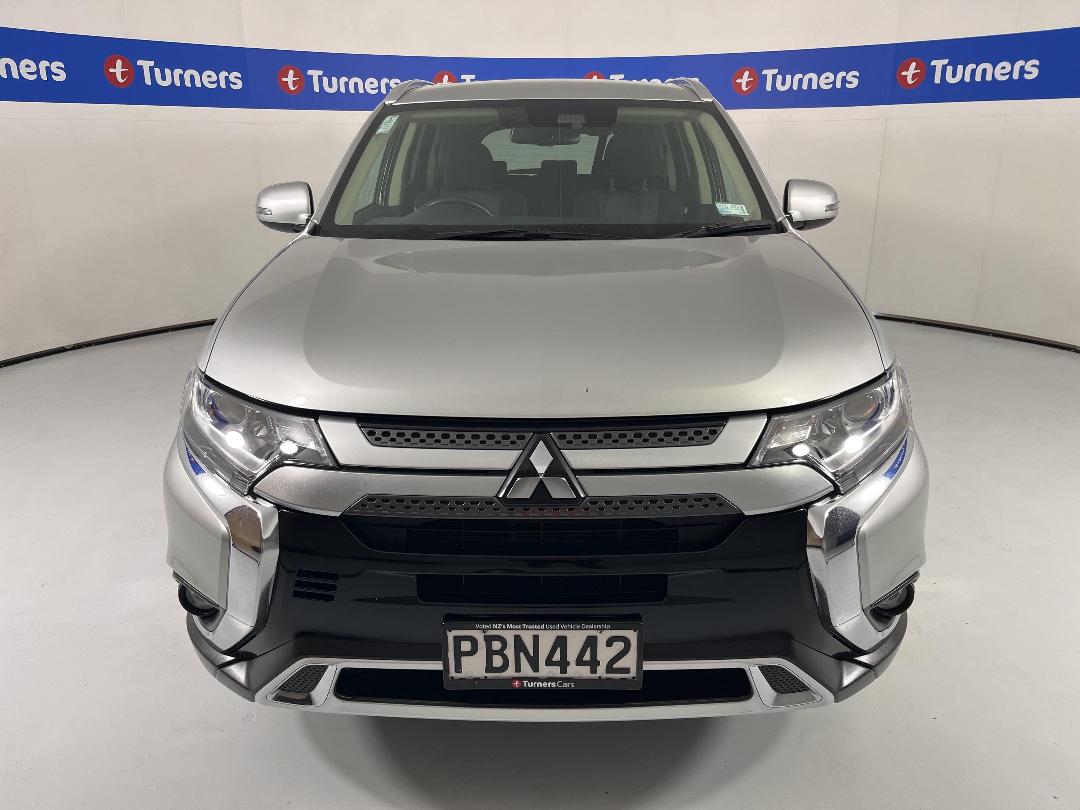 Photo '2' of Mitsubishi Outlander