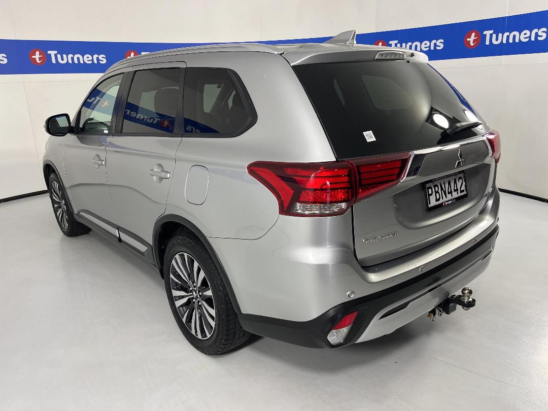 Photo '5' of Mitsubishi Outlander