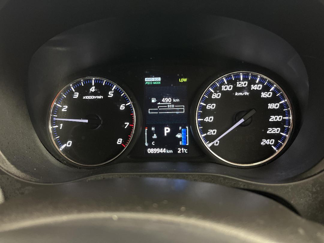 Photo '21' of Mitsubishi Outlander