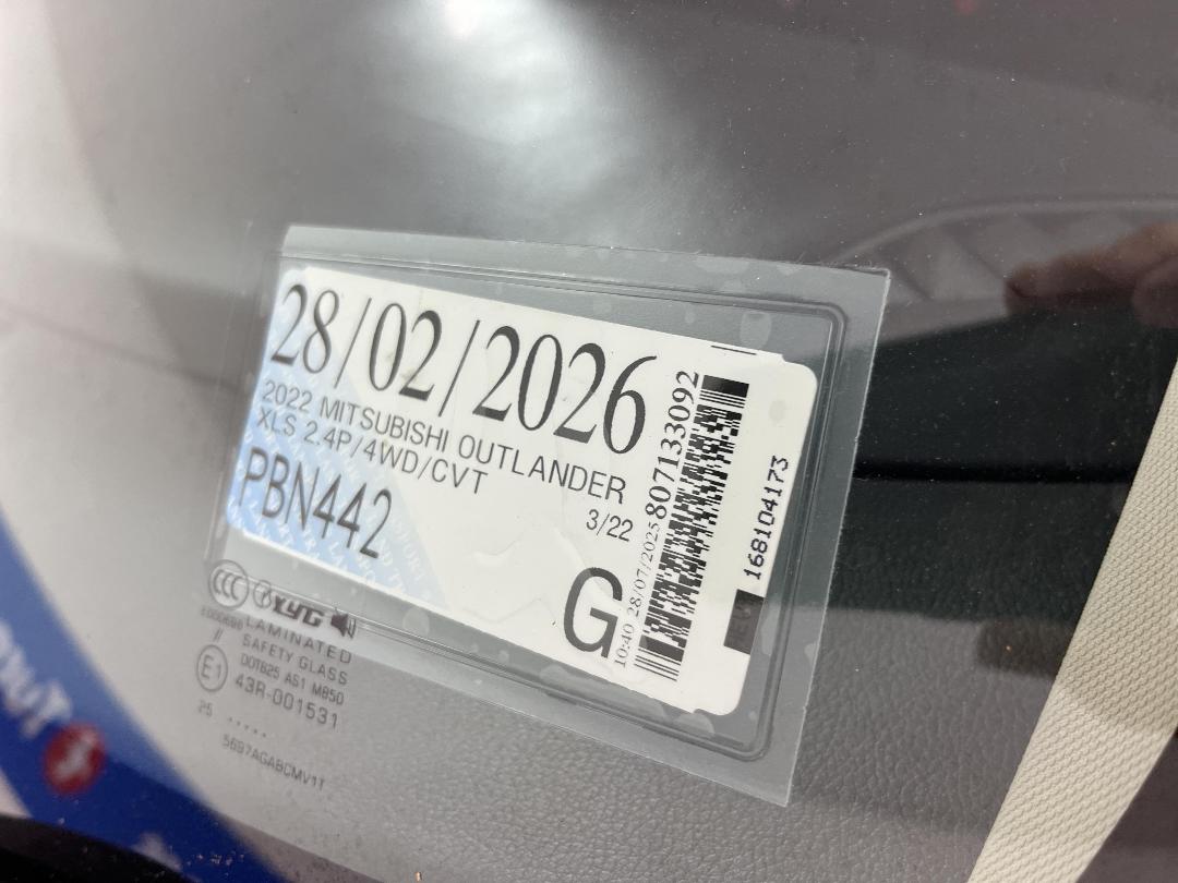 Photo '24' of Mitsubishi Outlander