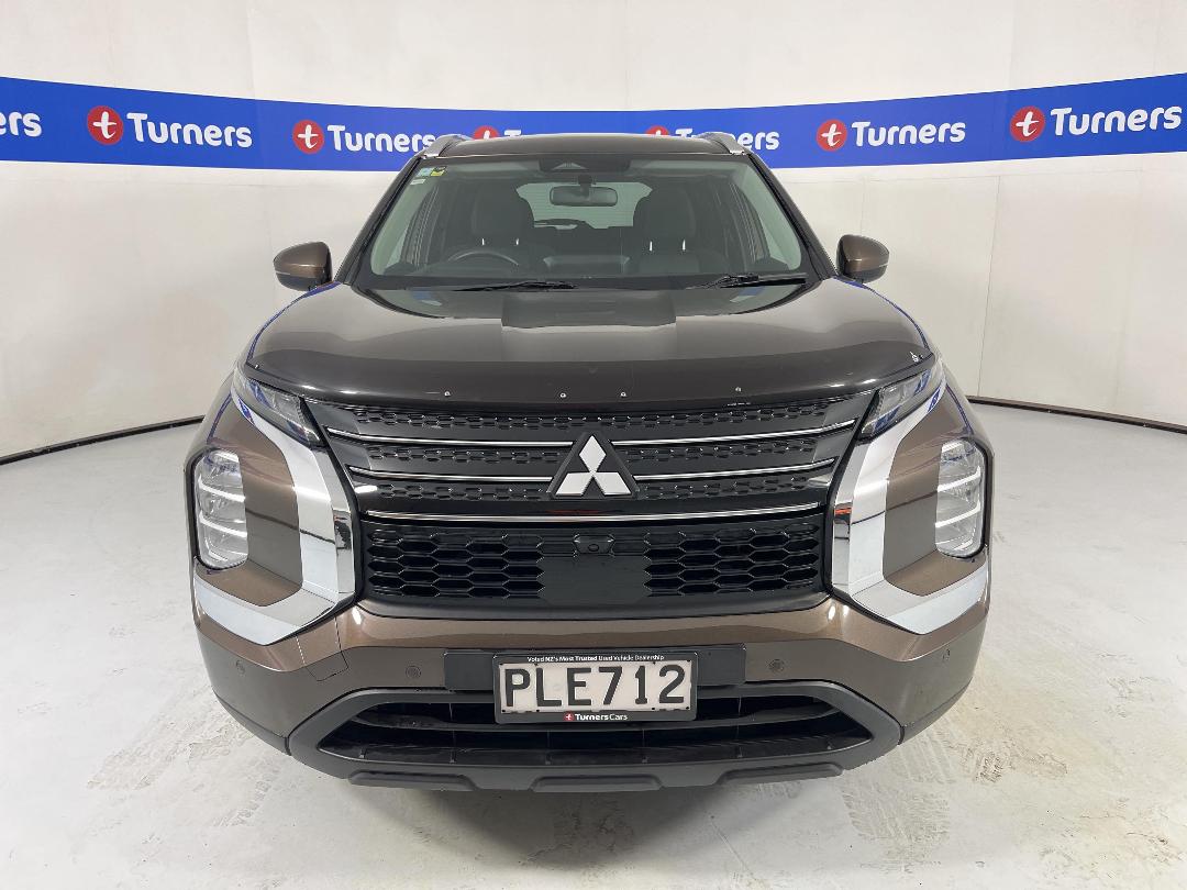 Photo '2' of Mitsubishi Outlander