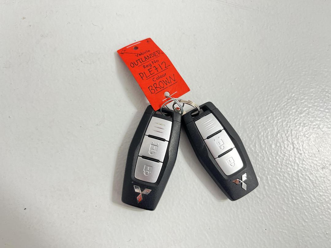 Photo '22' of Mitsubishi Outlander