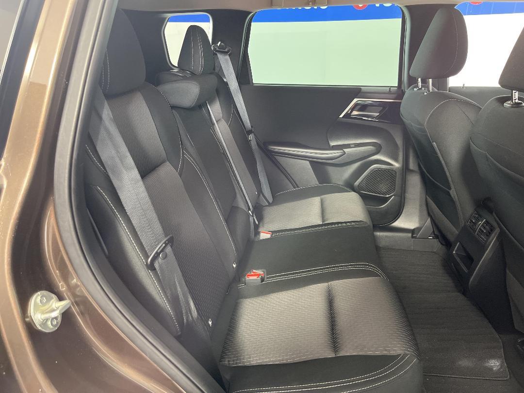 Photo '20' of Mitsubishi Outlander