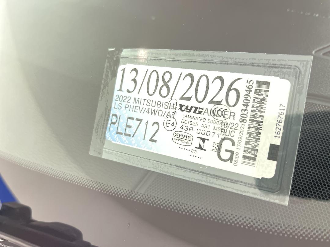 Photo '24' of Mitsubishi Outlander