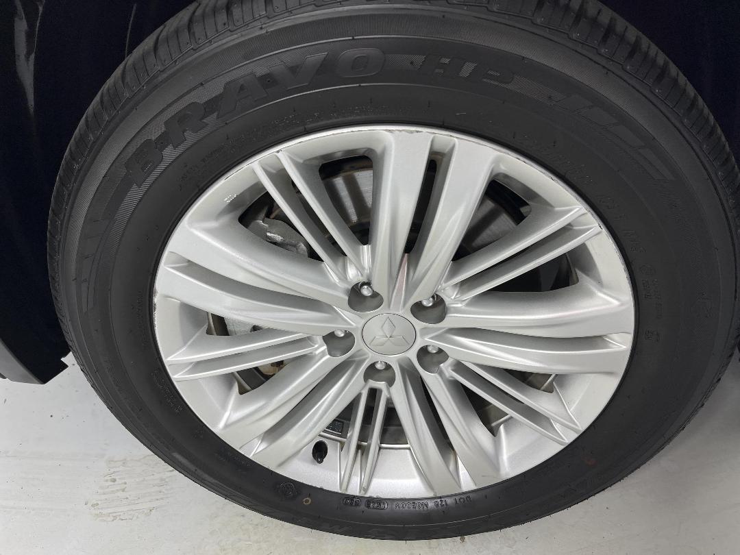 Photo '10' of Mitsubishi Outlander