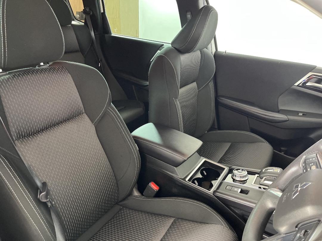 Photo '16' of Mitsubishi Outlander