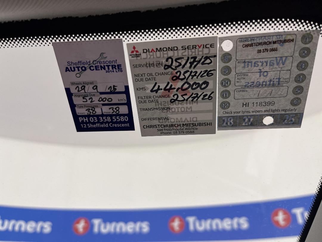 Photo '24' of Mitsubishi Outlander