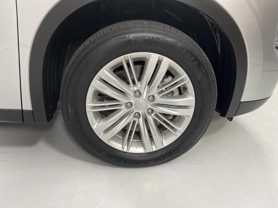 Photo '9' of Mitsubishi Outlander Photo '9' of Mitsubishi Outlander