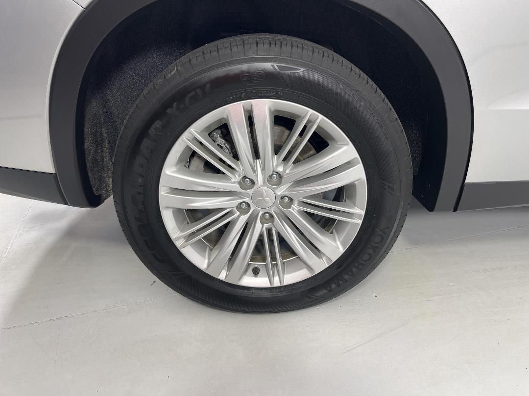 Photo '12' of Mitsubishi Outlander Photo '12' of Mitsubishi Outlander