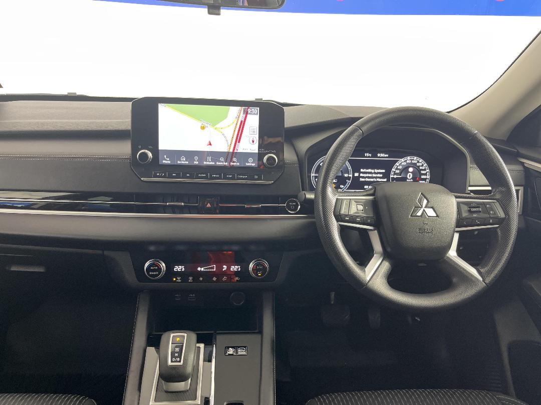 Photo '17' of Mitsubishi Outlander Photo '17' of Mitsubishi Outlander