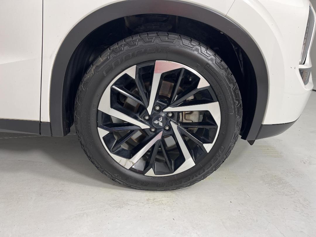 Photo '9' of Mitsubishi Outlander