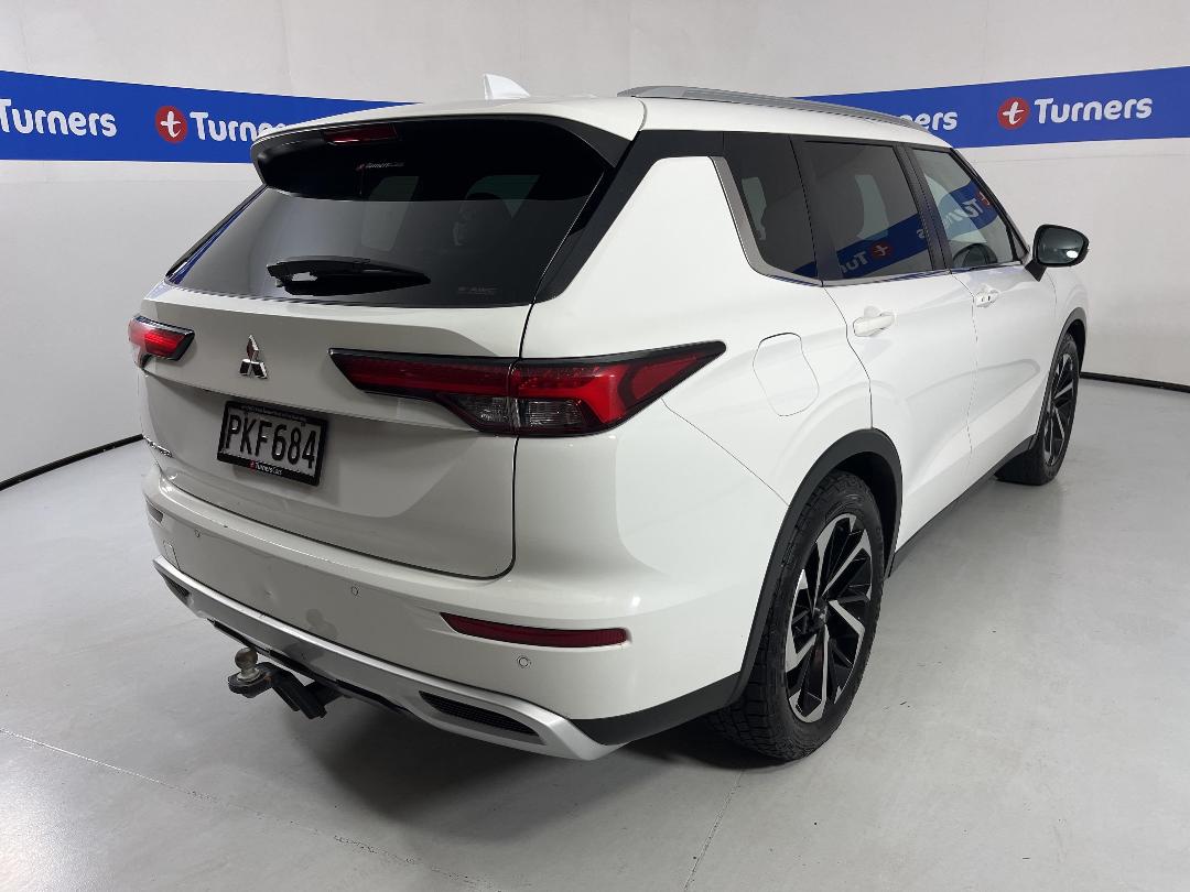 Photo '7' of Mitsubishi Outlander