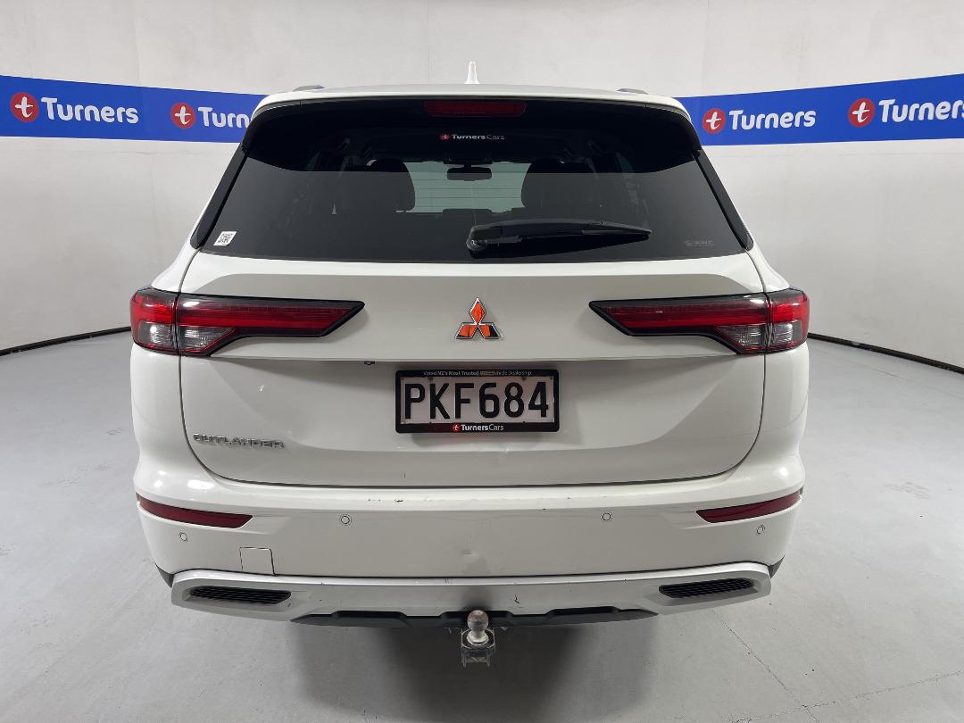 Photo '6' of Mitsubishi Outlander