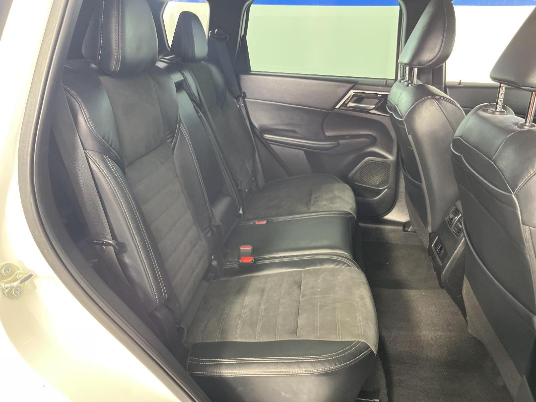 Photo '20' of Mitsubishi Outlander