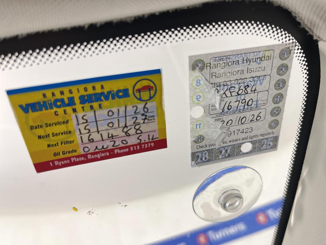 Photo '23' of Mitsubishi Outlander