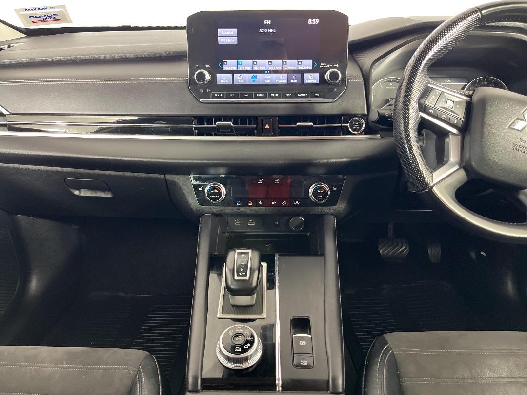 Photo '18' of Mitsubishi Outlander