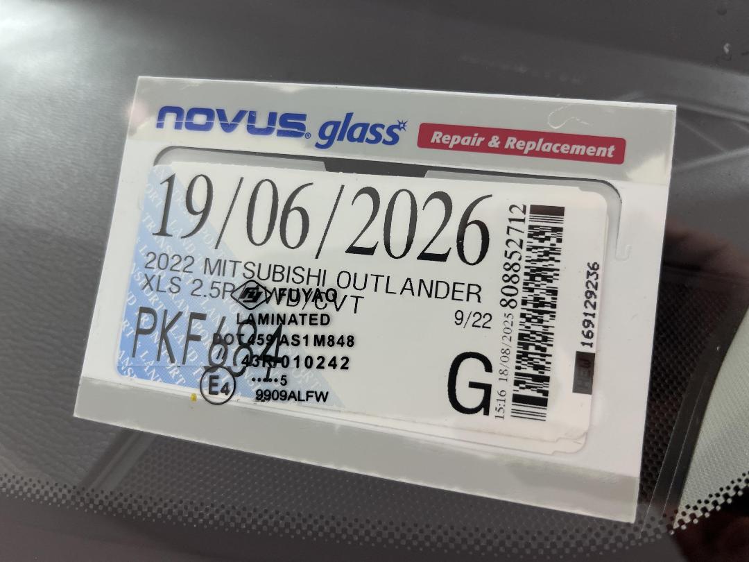 Photo '24' of Mitsubishi Outlander