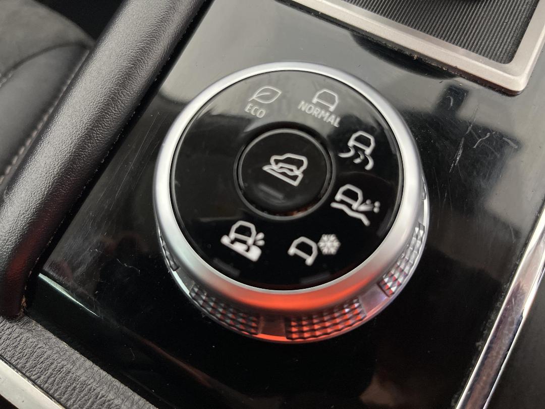 Photo '28' of Mitsubishi Outlander