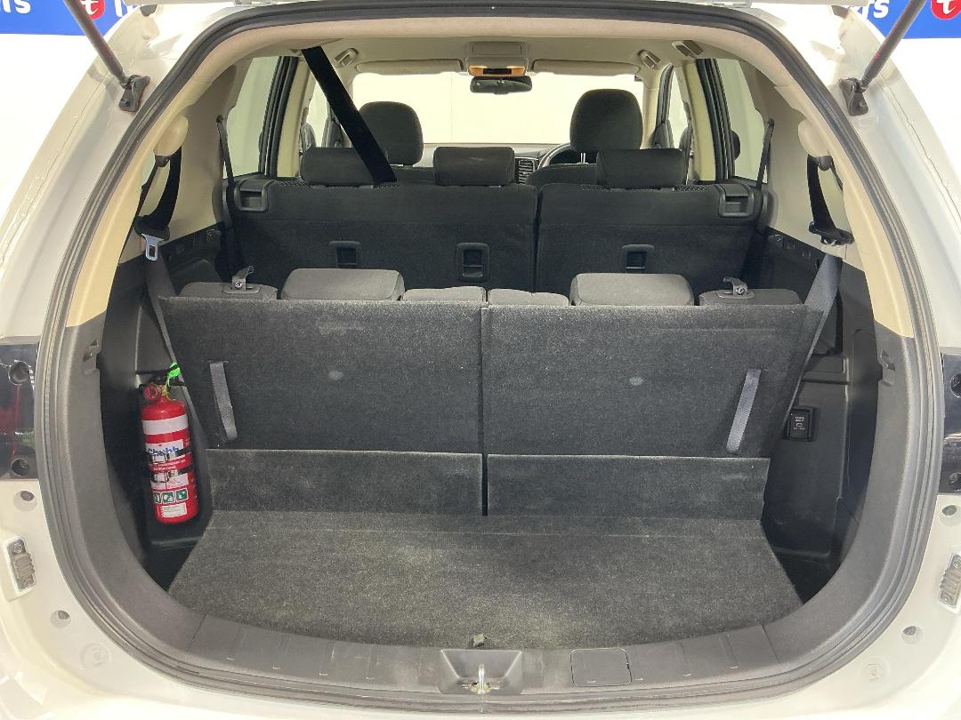 Photo '14' of Mitsubishi Outlander