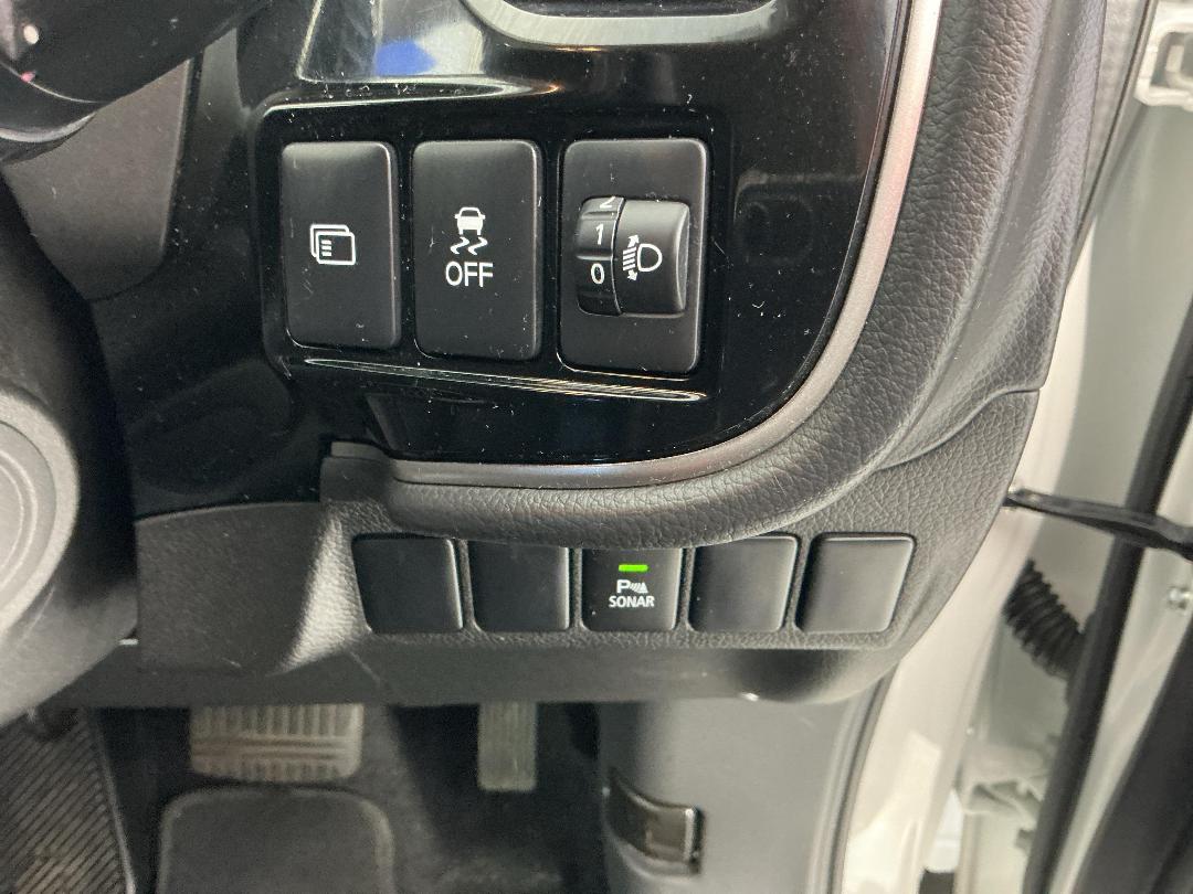 Photo '25' of Mitsubishi Outlander