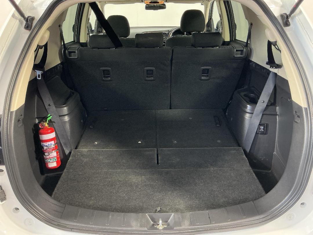 Photo '23' of Mitsubishi Outlander