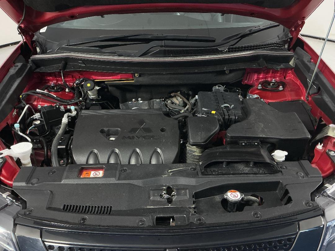 Photo '13' of Mitsubishi Outlander Photo '13' of Mitsubishi Outlander