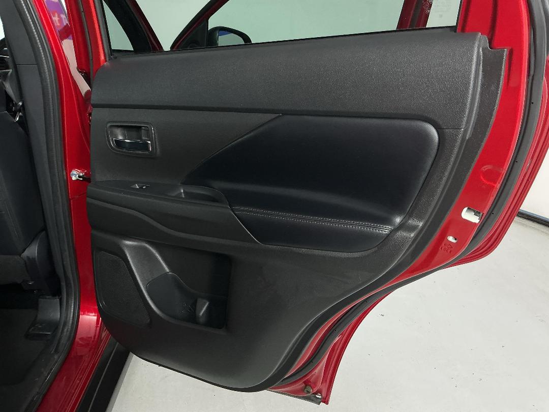 Photo '19' of Mitsubishi Outlander Photo '19' of Mitsubishi Outlander