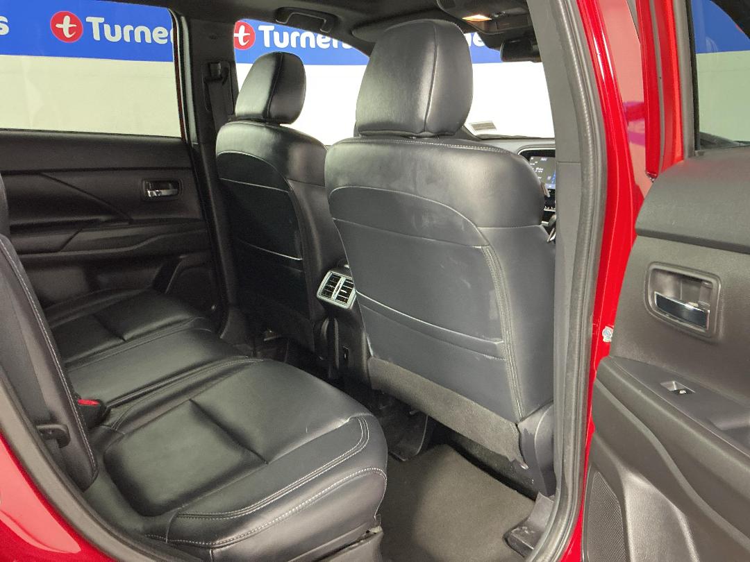 Photo '20' of Mitsubishi Outlander Photo '20' of Mitsubishi Outlander