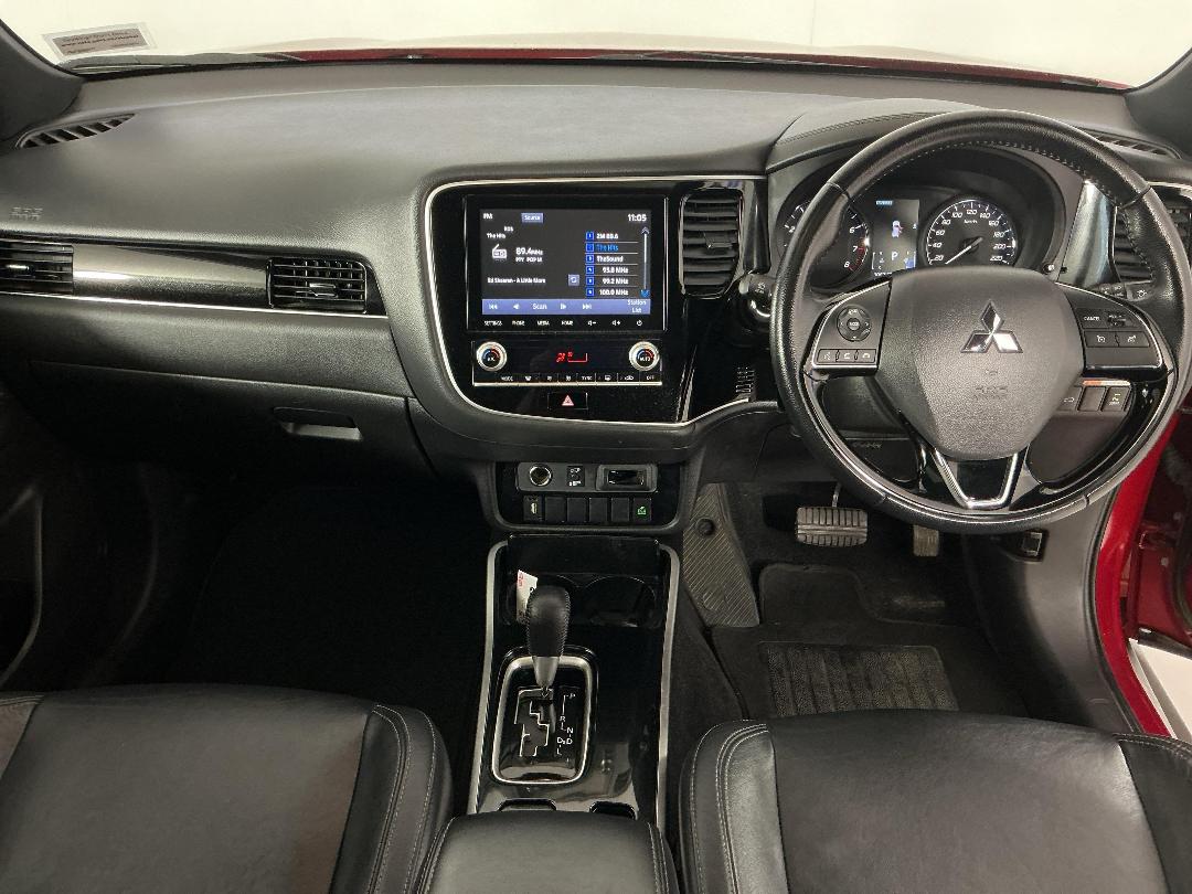 Photo '17' of Mitsubishi Outlander Photo '17' of Mitsubishi Outlander