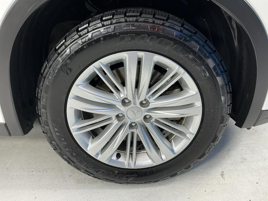 Photo '9' of Mitsubishi Outlander