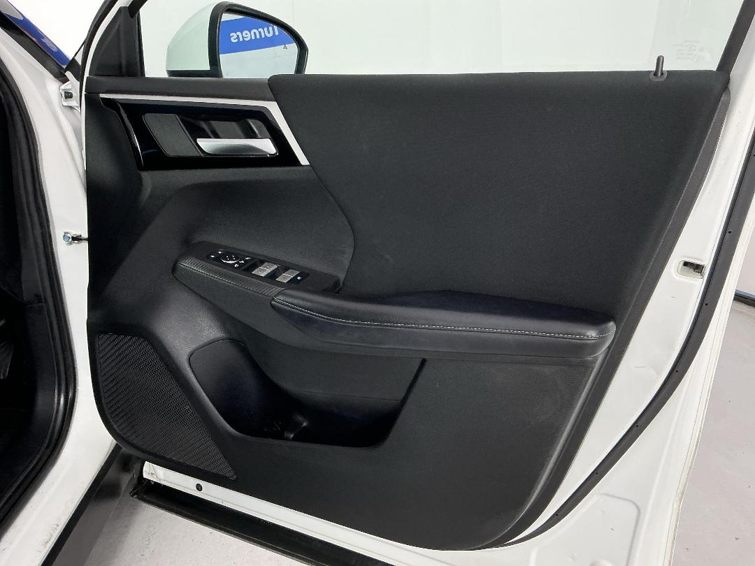 Photo '15' of Mitsubishi Outlander