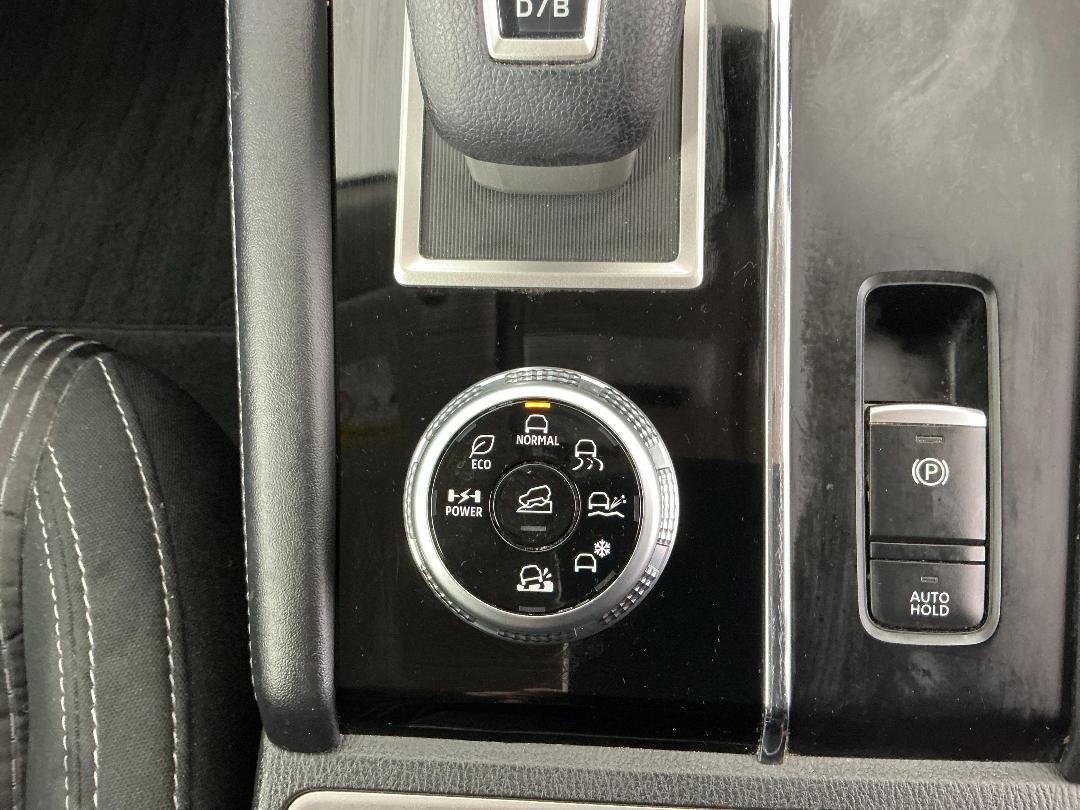 Photo '23' of Mitsubishi Outlander