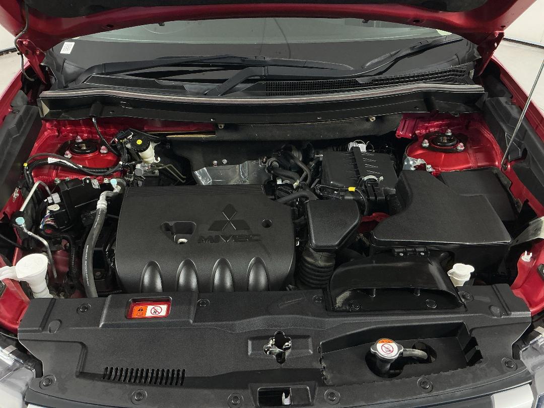 Photo '13' of Mitsubishi Outlander