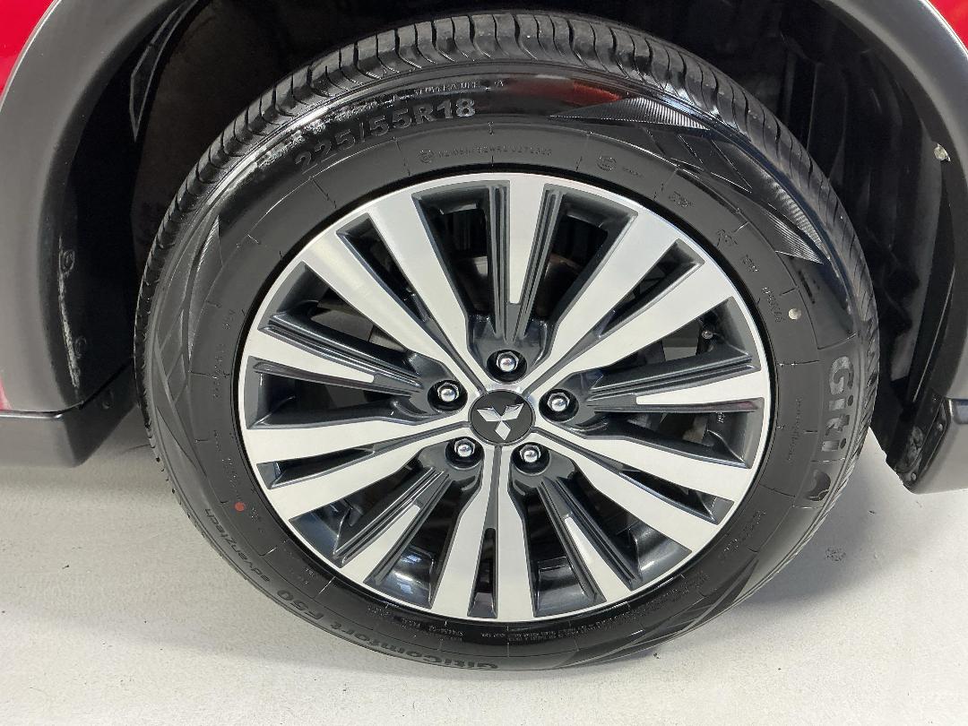 Photo '9' of Mitsubishi Outlander