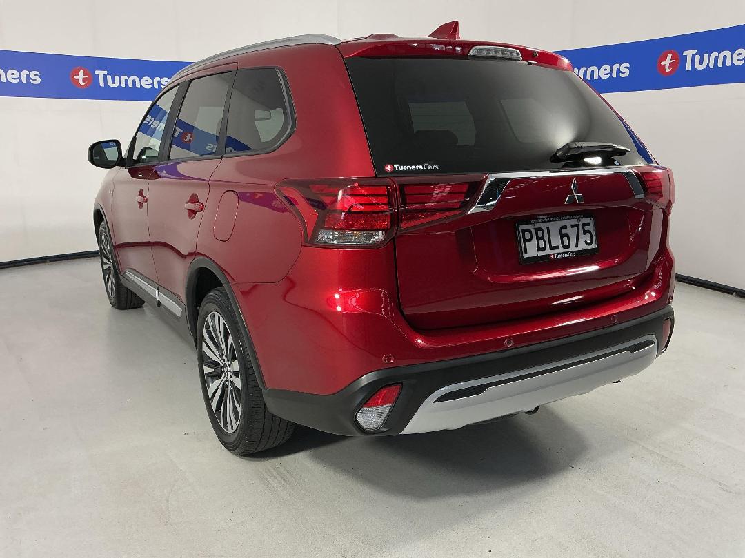 Photo '5' of Mitsubishi Outlander