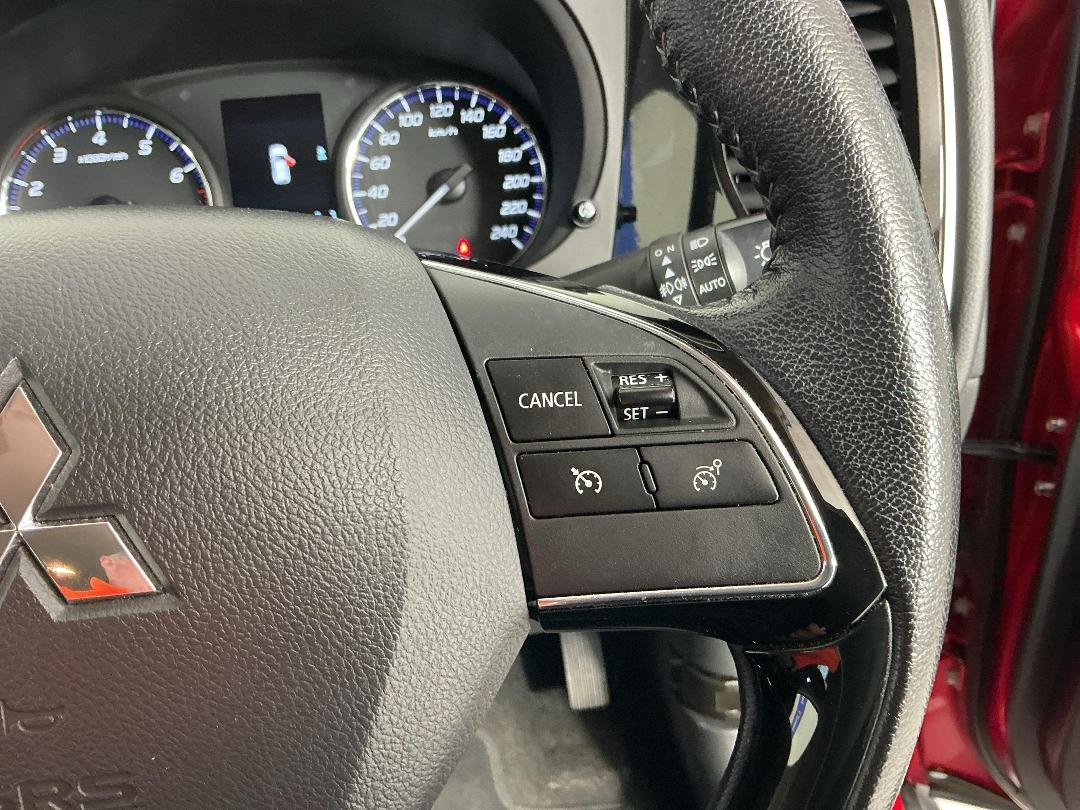 Photo '24' of Mitsubishi Outlander