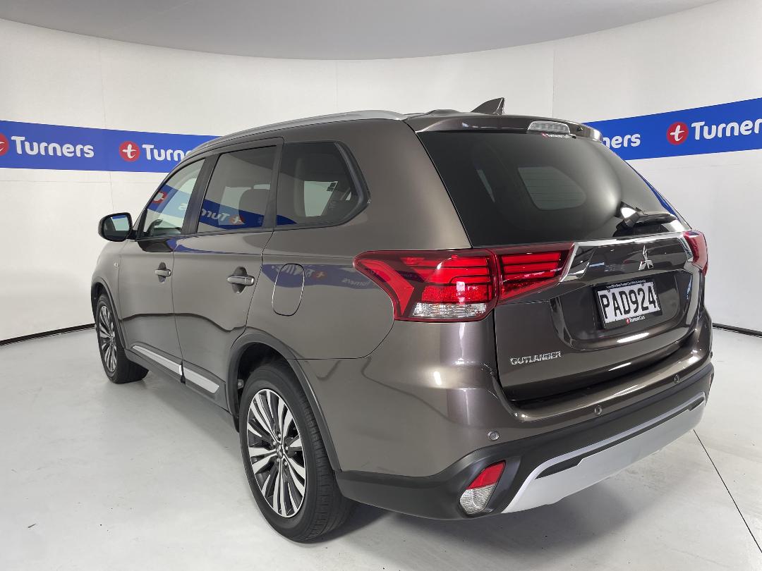 Photo '5' of Mitsubishi Outlander