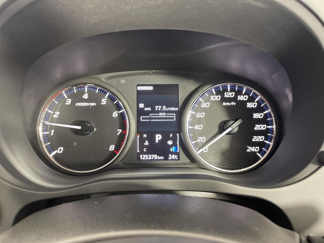 Photo '21' of Mitsubishi Outlander