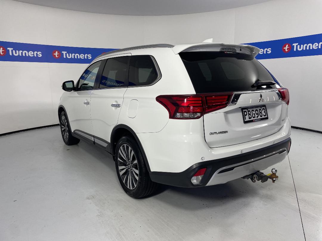 Photo '5' of Mitsubishi Outlander
