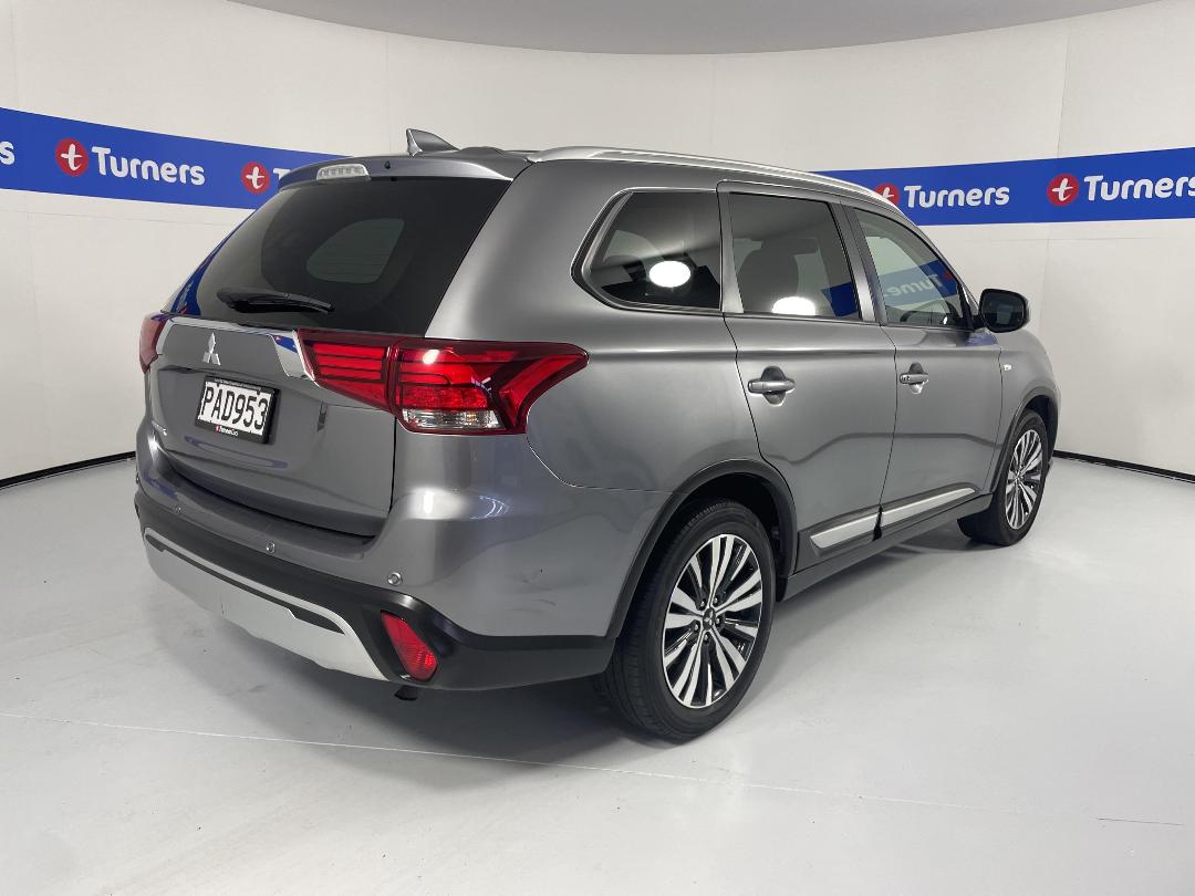 Photo '7' of Mitsubishi Outlander