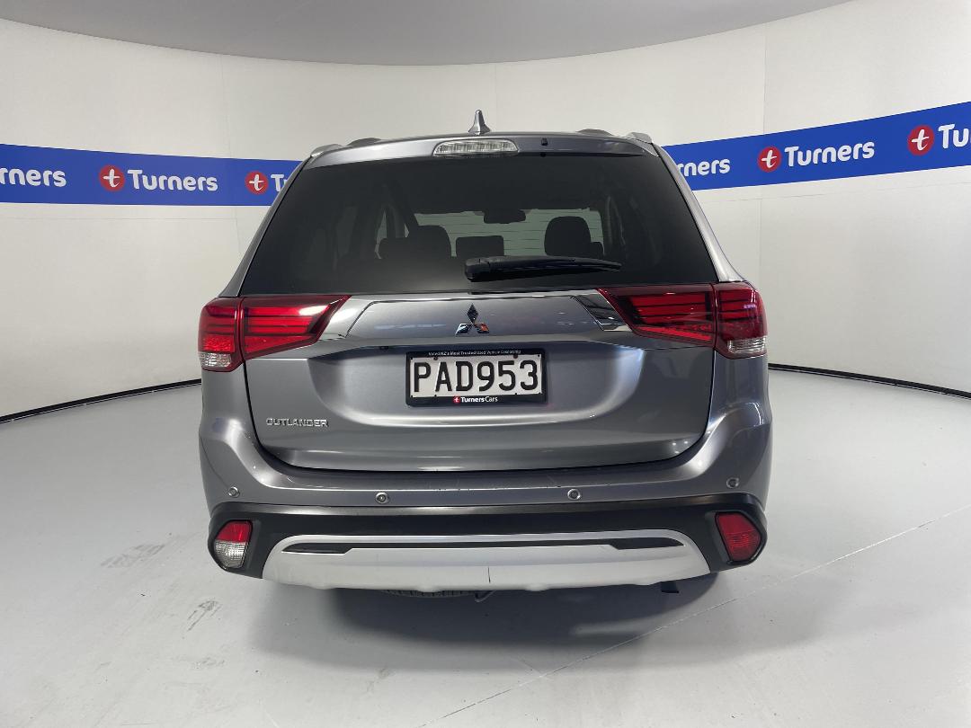 Photo '6' of Mitsubishi Outlander