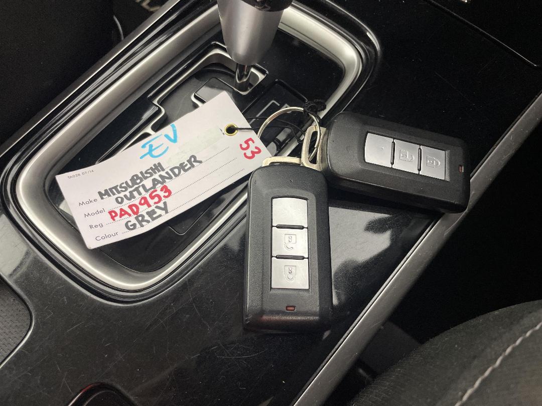 Photo '22' of Mitsubishi Outlander