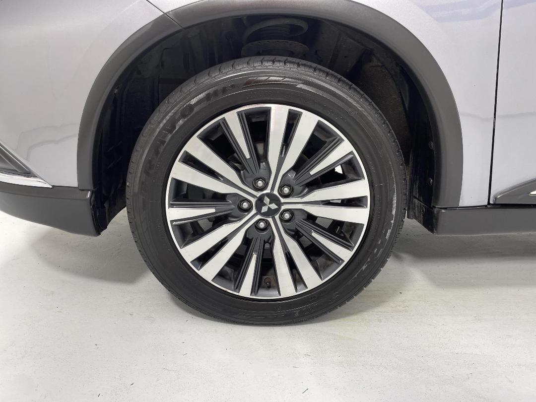 Photo '10' of Mitsubishi Outlander Photo '10' of Mitsubishi Outlander