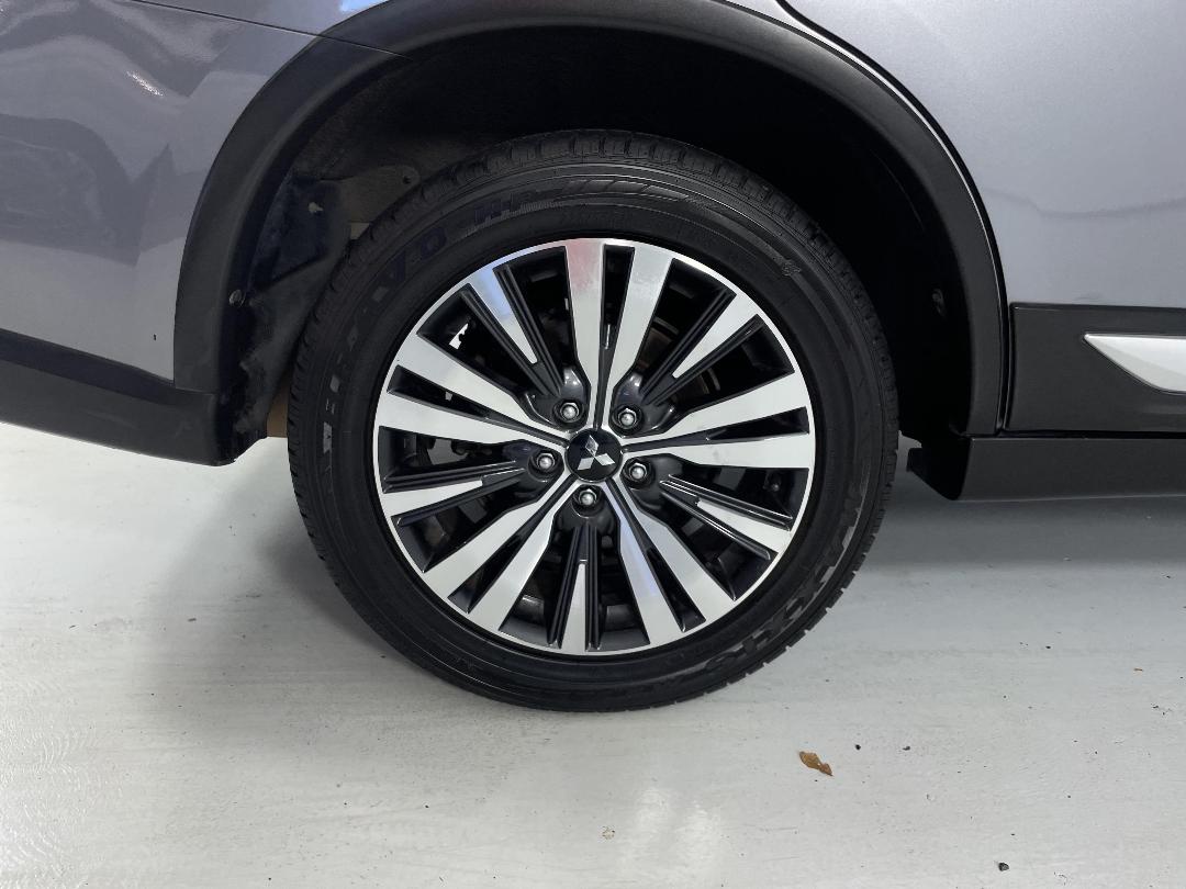 Photo '12' of Mitsubishi Outlander Photo '12' of Mitsubishi Outlander