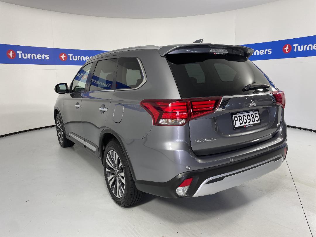 Photo '5' of Mitsubishi Outlander Photo '5' of Mitsubishi Outlander